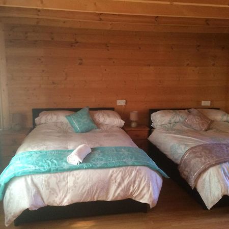Log House Hideaway Villa Johnswell Exteriör bild