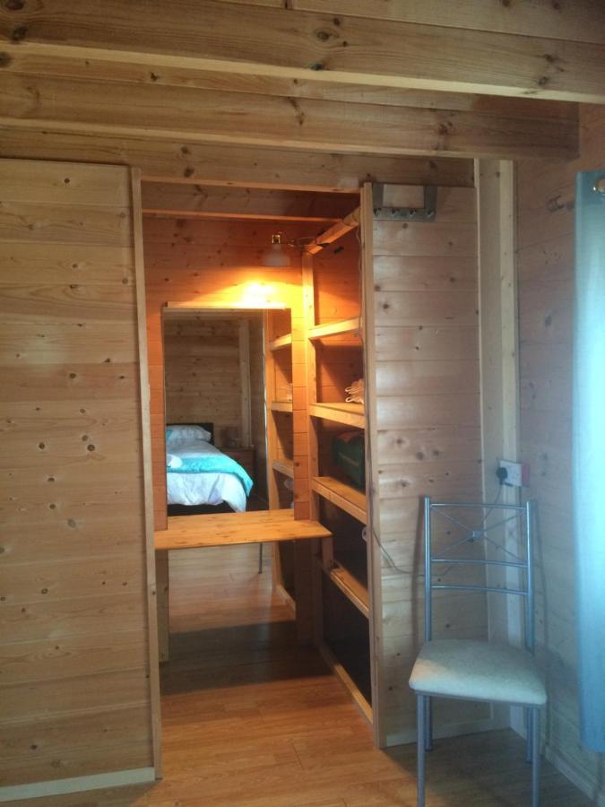 Log House Hideaway Villa Johnswell Exteriör bild