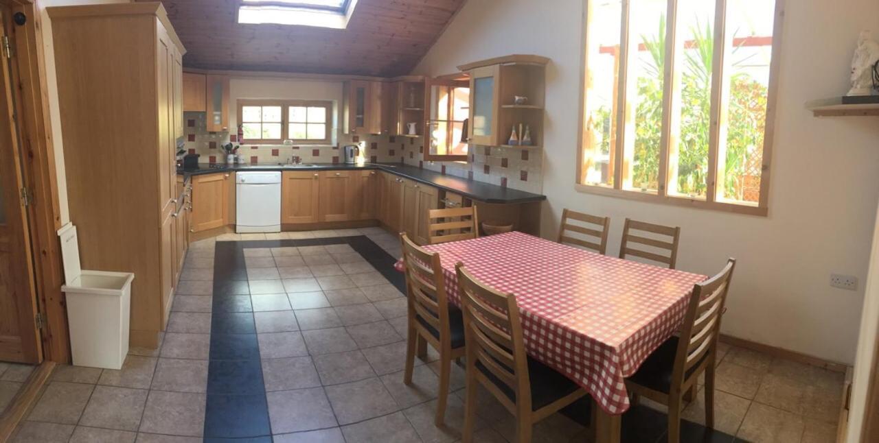 Log House Hideaway Villa Johnswell Exteriör bild